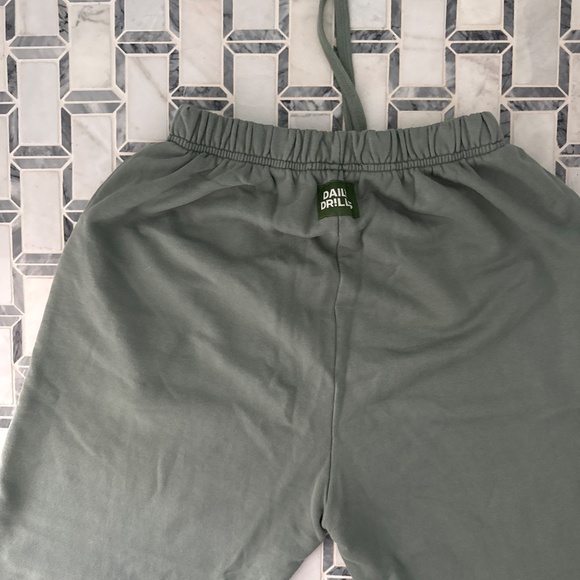 Daily Drills logo Varsity joggers  in XS/S DDgreen - Picture 4 of 5